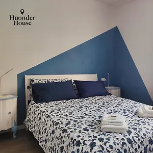  Dom wakacyjny Huonder House